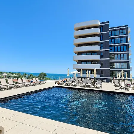D49 - In Alezzi Odyssey Pool & Mamaia Nord 3* Năvodari