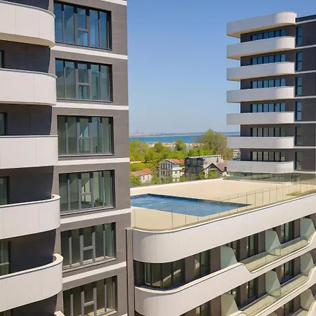 D49 - In Alezzi Odyssey Pool & Mamaia Nord