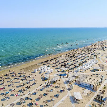 Hotel apartamentowy D49 - In Alezzi Odyssey Pool & Mamaia Nord Năvodari