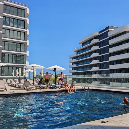D49 - In Alezzi Odyssey Pool & Mamaia Nord 3* Năvodari